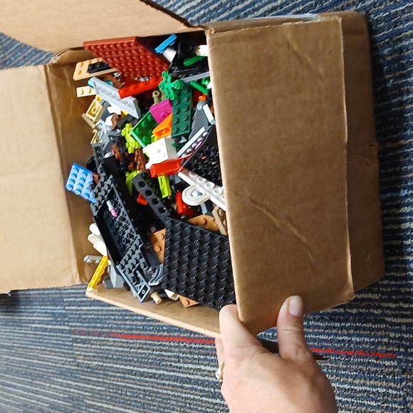 LEGO 4.5 lbs Bricks Technic, Baseplates Mixed Bulk. Assorted LEGOS - Picture 2 of 4